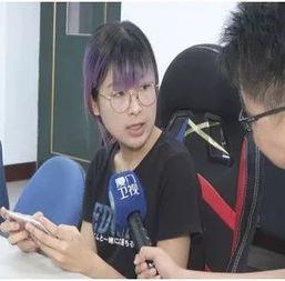 吃瓜少年刘同学,揭秘校园里的“瓜田”趣事