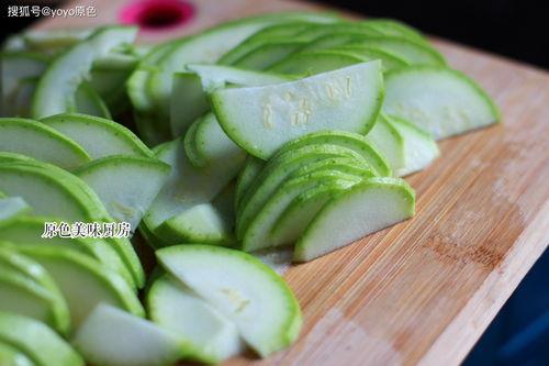 吃瓜开小号,网络舆论背后的真实故事