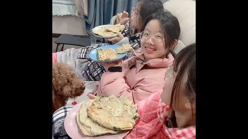 偷拍神兽吃瓜,揭秘神兽偷吃瓜的趣味瞬间