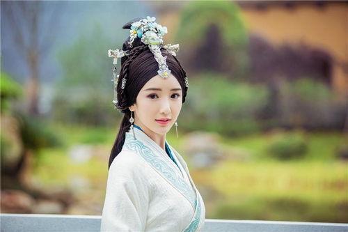 白衣门下吃瓜,宫廷秘闻，吃瓜群众揭秘宫廷风云