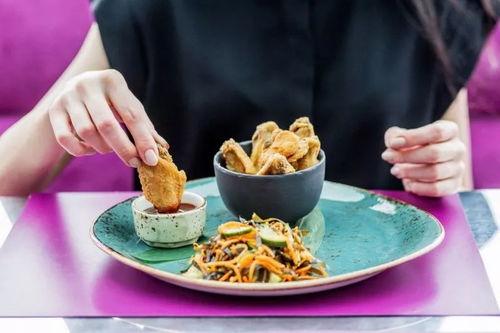 明斯克留学吃瓜,揭秘留学生活中的“吃瓜”趣事