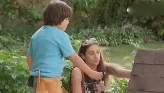 搂妹妹吃瓜,揭秘娱乐圈甜蜜瞬间