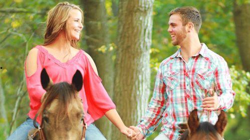 夫妻打闹孩子吃瓜,家庭和谐的重要性