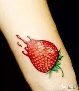 吃瓜纹身喷水,揭秘纹身艺术的独特魅力与创意表达