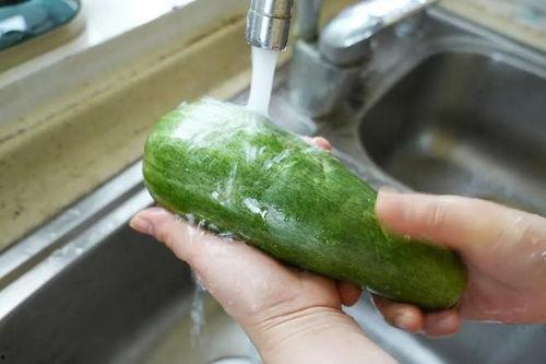 炎热夏天吃瓜视频,跟着吃瓜视频一起享受清凉时光