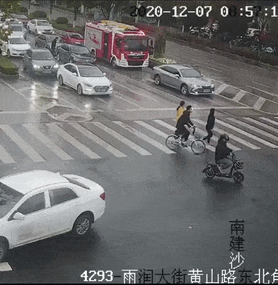 深圳吃瓜群众交警事件,真相与反思